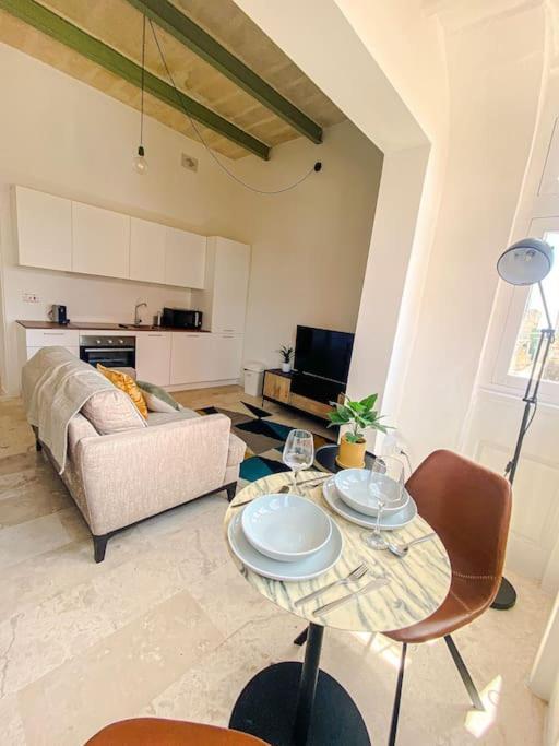 Apartment Designer Furnished - Entire 2b By Solea Sliema