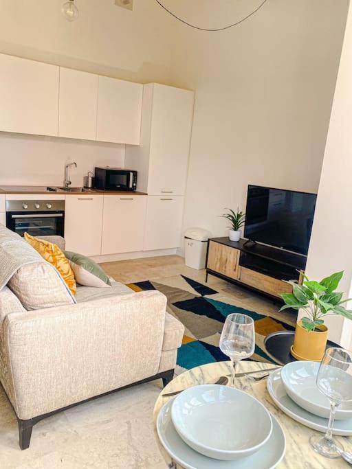 Designer Furnished - Entire 2b By Solea * Sliema