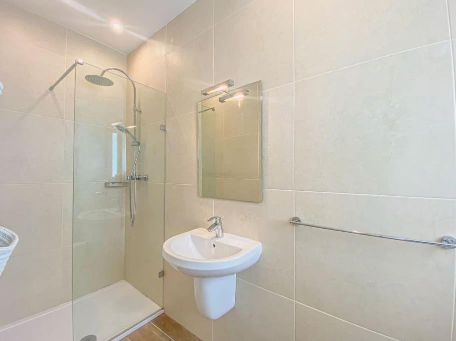 Designer Furnished - Entire 2b By Solea Apartment Sliema